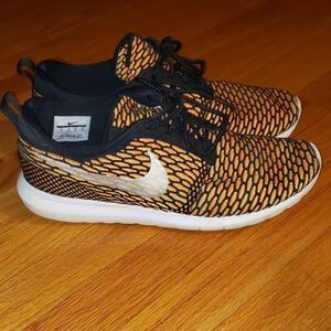 Nike Roshe NM Flyknit Sneakers